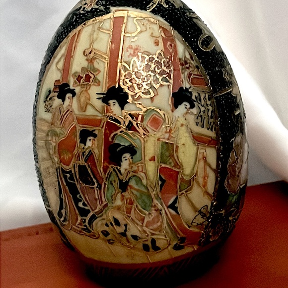 Vintage 4” Gold Gilded & Painted by Hand Porcelain Royal Satsuma Oriental Egg - Picture 4 of 14